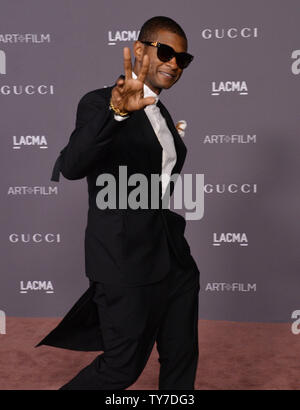 Chanteur Usher participe à la septième conférence annuelle de l'Art LACMA +Film gala artiste Mark Bradford et le réalisateur George Lucas au Los Angeles County Museum of Art de Los Angeles le 4 novembre 2017. Photo par Jim Ruymen/UPI Banque D'Images