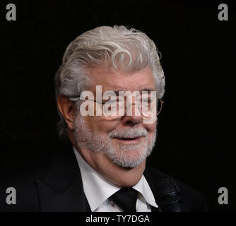 Réalisateur George Lucas assiste à la septième conférence annuelle de l'Art LACMA +Film gala artiste Mark Bradford et Lucas au Los Angeles County Museum of Art de Los Angeles le 4 novembre 2017. Photo par Jim Ruymen/UPI Banque D'Images