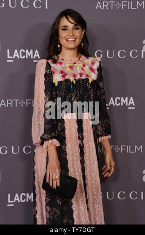 L'actrice Mia Maestro assiste à la septième conférence annuelle de l'Art LACMA +Film gala artiste Mark Bradford et le réalisateur George Lucas au Los Angeles County Museum of Art de Los Angeles le 4 novembre 2017. Photo par Jim Ruymen/UPI Banque D'Images