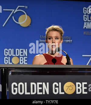 L'actrice Kristen Bell annonce les nominés pour le 75e assemblée Golden Globe Awards au Beverly Hilton Hotel à Beverly Hills, Californie le 11 décembre 2017. Photo par Jim Ruymen/UPI Banque D'Images