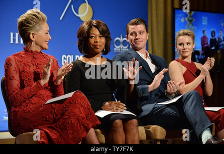 Sharon Stone, acteurs, Garrett Hedlund Woddard , Mark Ruffalo et Kristen Bell (L-R) préparer d'annoncer les nominés pour la 75e assemblée Golden Globe Awards au Beverly Hilton Hotel à Beverly Hills, Californie le 11 décembre 2017. Photo par Jim Ruymen/UPI Banque D'Images