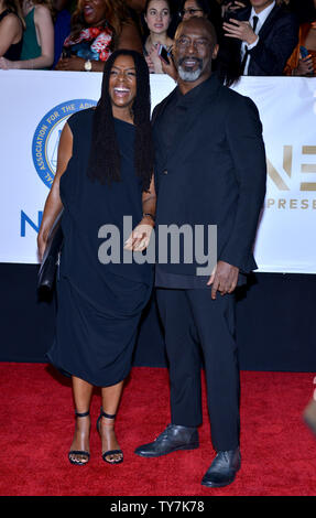 Jenisa Garland (L) et Isaiah Washington arrivent pour la 49ème NAACP Image Awards au Pasadena Civic Auditorium à Pasadena, Californie le 15 janvier 2018. La NAACP Image Awards célèbre les réalisations de personnes de couleur dans les domaines de la télévision, la musique, la littérature et le cinéma et aussi rend hommage à des personnes ou des groupes qui font la promotion de la justice sociale par le biais de projets créatifs. Photo par Christine Chew/UPI Banque D'Images