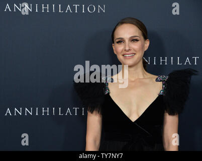 Natalie Portman acteur assiste à la première de the motion picture sci-fi 'Thriller' Annihilation au Regency Village Theatre dans la section de Westwood Los Angeles le 13 février 2018. Scénario : Après le mari d'un biologiste disparaît, elle s'inscrit à une dangereuse expédition secrète, dans une zone de catastrophe écologique, où les lois de la nature ne s'appliquent pas. Photo par Jim Ruymen/UPI Banque D'Images