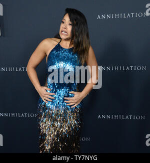 Gina Rodriguez Acteur assiste à la première de the motion picture sci-fi 'Thriller' Annihilation au Regency Village Theatre dans la section de Westwood Los Angeles le 13 février 2018. Scénario : Après le mari d'un biologiste disparaît, elle s'inscrit à une dangereuse expédition secrète, dans une zone de catastrophe écologique, où les lois de la nature ne s'appliquent pas. Photo par Jim Ruymen/UPI Banque D'Images