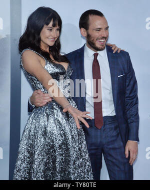 Shailene Woodley et acteurs Sam Claflin assister à la première du film 'romantique' à la dérive au vrai cinéma LA Vivre à Los Angeles le 23 mai 2018. Scénario : Basé sur la véritable histoire de survie, un jeune couple rencontre de hasard les conduit d'abord à l'amour, et ensuite sur l'aventure d'une vie face à l'un des ouragans les plus catastrophiques de l'histoire enregistrée. Photo par Jim Ruymen/UPI Banque D'Images