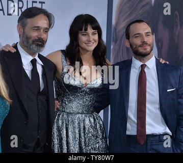 Réalisateur Baltasar Kormakur acteurs Shailene Woodley rejoint et Sam Claflin (L-R) au cours de la première de the motion picture 'romantique' à la dérive au vrai cinéma LA Vivre à Los Angeles le 23 mai 2018. Scénario : Basé sur la véritable histoire de survie, un jeune couple rencontre de hasard les conduit d'abord à l'amour, et ensuite sur l'aventure d'une vie face à l'un des ouragans les plus catastrophiques de l'histoire enregistrée. Photo par Jim Ruymen/UPI Banque D'Images