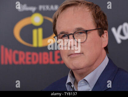 L'écrivain et réalisateur Brad Bird. la voix de Edna Mode dans son nouveau film d'animation comédie de science-fiction 'Incredibles 2' assiste à la première du film dans la section Hollywood de Los Angeles le 5 juin 2018. Scénario : Bob Parr (M. Incroyable) est laissé aux soins pour Instrumentenkabel Klinke-winkelklinke alors que Helen (Elastigirl) n'est pas sauver le monde. Photo par Jim Ruymen/UPI Banque D'Images