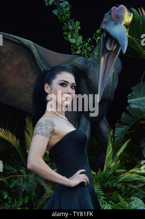 Daniella Pineda acteur assiste à la première de the motion picture sci-fi 'Jurassic World : Fallen Kingdom' au Walt Disney Concert Hall à Los Angeles le 12 juin 2018. Scénario : Quand l'île volcan dormant commence à la vie, rugissant Owen et Claire monter une campagne pour sauver le reste des dinosaures à partir de ce niveau de l'extinction. Photo par Jim Ruymen/UPI Banque D'Images