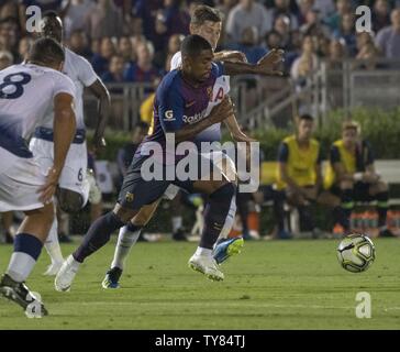 Malcom de Barcelone (26) courses à la balle pendant la deuxième moitié de leur match de Coupe des Champions internationaux au Rose Bowl de Pasadena, Californie le 28 juillet 2018. Battre Barcelone Tottenham Hotspur 5 -3 en tirs de barrage. Photo de Michael Goulding/UPI Banque D'Images