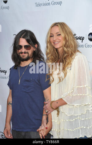 LOS ANGELES, CA. 08 août 2009 : Drea de Matteo, star de Desperate Housewives, et petit ami à Shooter Jennings l'ABC TV 2009 Summer Press Tour cocktail à l'hôtel Langham, Pasadena. © 2009 Paul Smith / Featureflash Banque D'Images