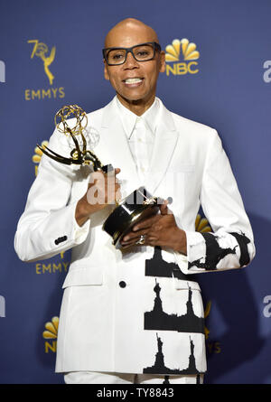 RuPaul, gagnant de l'Award for Outstanding Reality-Competition Program pour 'la RuPaul Drag Race,' apparaît dans les coulisses pendant le 70e congrès annuel de Primetime Emmy Awards au théâtre dans le centre-ville de Los Angeles le 17 septembre 2018. Photo par Christine Chew/UPI Banque D'Images