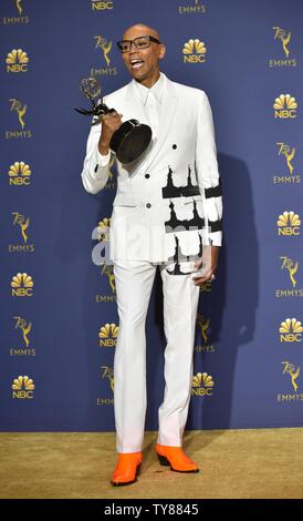 RuPaul, gagnant de l'Award for Outstanding Reality-Competition Program pour 'la RuPaul Drag Race,' apparaît dans les coulisses pendant le 70e congrès annuel de Primetime Emmy Awards au théâtre dans le centre-ville de Los Angeles le 17 septembre 2018. Photo par Christine Chew/UPI Banque D'Images