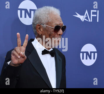 L'acteur Morgan Freeman arrive pour American Film Institute's 47e Prix annuel gala hommage à l'acteur Denzel Washington au Kodak Theater à Hollywood de Los Angeles le 6 juin 2019. Photo par Jim Ruymen/UPI Banque D'Images