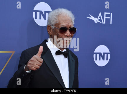 L'acteur Morgan Freeman arrive pour American Film Institute's 47e Prix annuel gala hommage à l'acteur Denzel Washington au Kodak Theater à Hollywood de Los Angeles le 6 juin 2019. Photo par Jim Ruymen/UPI Banque D'Images