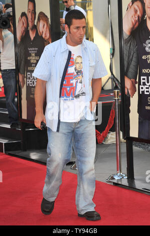 LOS ANGELES, CA. 20 juillet 2009 : Adam Sandler lors de la première mondiale de son nouveau film "Funny People" à l'Arclight Theatre, à Hollywood. © 2009 Paul Smith / Featureflash Banque D'Images