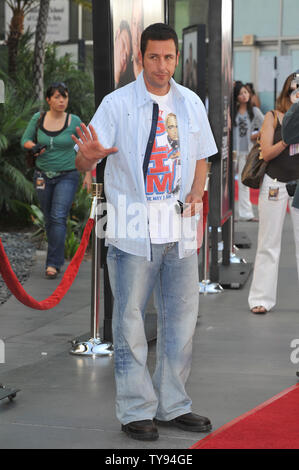 LOS ANGELES, CA. 20 juillet 2009 : Adam Sandler lors de la première mondiale de son nouveau film "Funny People" à l'Arclight Theatre, à Hollywood. © 2009 Paul Smith / Featureflash Banque D'Images