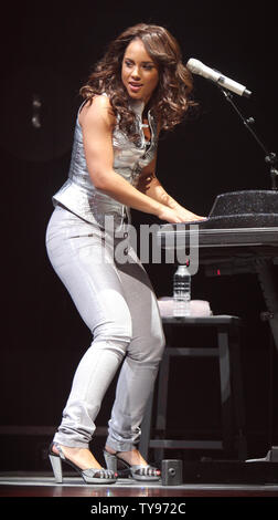 Alicia Keys en prestation au MGM Garden Arena de Las Vegas le 9 mai 2008. Les 27 ans de Grammy Award Winner est tournée pour promouvoir son dernier album 'comme JE SUIS' et apparaît à côté de HP Pavilion de San Jose. (Photo d'UPI/Daniel Gluskoter) Banque D'Images