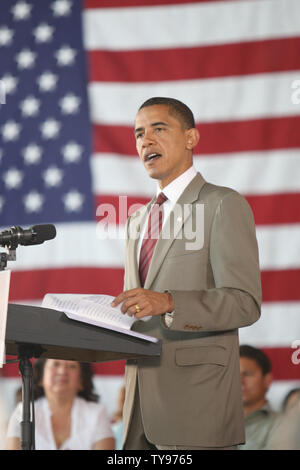 Barack Obama apparaît au College of Southern Nevada à North Las Vegas le 27 mai 2008. La présomption de candidat démocrate à la présidence a pris part à une discussion sur la protection de l'accession à la propriété avec les résidents locaux. (Photo d'UPI/Daniel Gluskoter) Banque D'Images