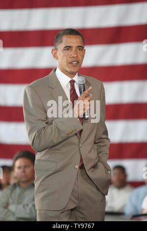 Barack Obama apparaît au College of Southern Nevada à North Las Vegas le 27 mai 2008. La présomption de candidat démocrate à la présidence a pris part à une discussion sur la protection de l'accession à la propriété avec les résidents locaux. (Photo d'UPI/Daniel Gluskoter) Banque D'Images
