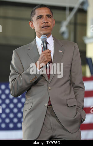 Barack Obama apparaît au College of Southern Nevada à North Las Vegas le 27 mai 2008. La présomption de candidat démocrate à la présidence a pris part à une discussion sur la protection de l'accession à la propriété avec les résidents locaux. (Photo d'UPI/Daniel Gluskoter) Banque D'Images