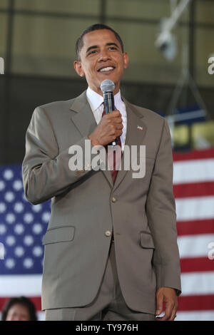 Barack Obama apparaît au College of Southern Nevada à North Las Vegas le 27 mai 2008. La présomption de candidat démocrate à la présidence a pris part à une discussion sur la protection de l'accession à la propriété avec les résidents locaux. (Photo d'UPI/Daniel Gluskoter) Banque D'Images