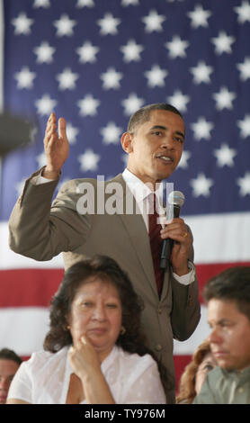 Barack Obama apparaît au College of Southern Nevada à North Las Vegas le 27 mai 2008. La présomption de candidat démocrate à la présidence a pris part à une discussion sur la protection de l'accession à la propriété avec les résidents locaux. (Photo d'UPI/Daniel Gluskoter) Banque D'Images