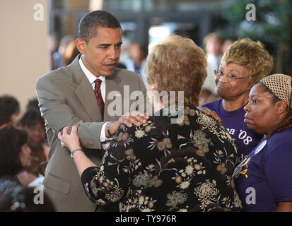 Barack Obama apparaît au College of Southern Nevada à North Las Vegas le 27 mai 2008. La présomption de candidat démocrate à la présidence a pris part à une discussion sur la protection de l'accession à la propriété avec les résidents locaux. (Photo d'UPI/Daniel Gluskoter) Banque D'Images