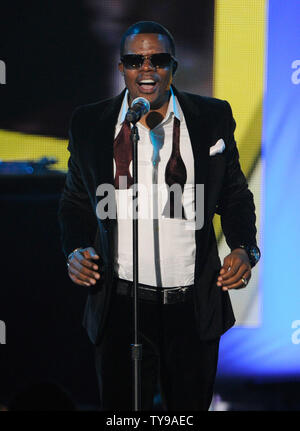 Chanteur Ricky Bell, de nouvelle édition effectue au cours de la Soul Train Awards 2012 à PH Live au Planet Hollywood Resort & Casino à Las Vegas, Nevada le 08 novembre, 2012. UPI/David Becker Banque D'Images