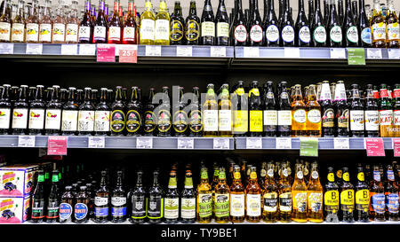 Le marché des boissons alcoolisées ont été de 837 milliards de dollars en 2017 soit une augmentation de 3 %. Le marché du vin lui-même va atteindre 439 milliards $ en 2023. Banque D'Images