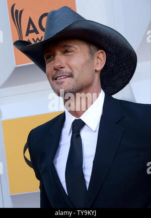 Singer Tim McGraw assiste à la 51e assemblée annuelle Academy of Country Music Awards qui a eu lieu au MGM Grand Arena de Las Vegas, Nevada le 3 avril 2016. Photo par Jim Ruymen/UPI Banque D'Images