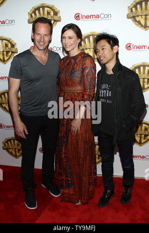 Patrick Wilson, Vera Farmiga et James Wan directeur arrivent pour la Warner Bros Pictures Présentation au CinemaCon 2016, le Colosseum du Caesars Palace, Las Vegas, Nevada le 12 avril 2016. Photo de James Atoa/UPI Banque D'Images