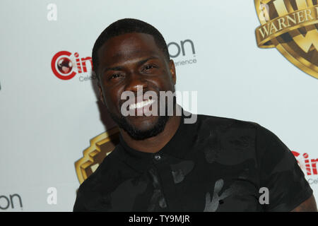 L'acteur Kevin Hart arrive pour la Warner Bros Pictures Présentation au CinemaCon 2016, le Colosseum du Caesars Palace, Las Vegas, Nevada le 12 avril 2016. Photo de James Atoa/UPI Banque D'Images