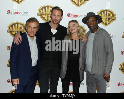 Christophe Waltz, Alexander Skarsgard, Margot Robbie et Samuel L. Jackson arrivent pour la Warner Bros Pictures Présentation au CinemaCon 2016, le Colosseum du Caesars Palace, Las Vegas, Nevada le 12 avril 2016. Photo de James Atoa/UPI Banque D'Images