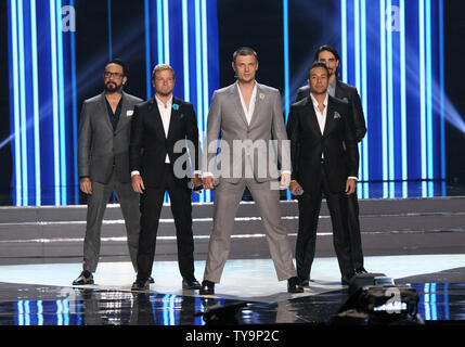 Les Backstreet Boys prendre la scène au cours de la compétition à Pageant Miss USA T-Mobile Arena de Las Vegas, Nevada le 5 juin 2016. Photo de James Atoa/UPI Banque D'Images