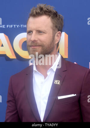 Singer Dierks Bentley assiste à la 53e édition de l'Académie de la musique Country Awards tenue au MGM Grand Garden Arena de Las Vegas, Nevada le 15 avril 2018. Le spectacle sera diffusé en direct sur CBS. Photo par Jim Ruymen/UPI Banque D'Images