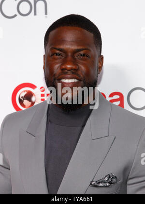 Le comédien et l'acteur Kevin Hart arrive pour le CinemaCon 'Grand écran Achievement Awards 2019' au Caesars Palace, Las Vegas, Nevada le 4 avril 2019. Photo de James Atoa/UPI Banque D'Images