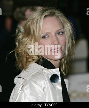 L'actrice américaine Uma Thurman arrive à la première britannique de son nouveau film "Être Cool" dans le West End de Londres, le lundi 07 mars 2005. (Photo d'UPI/Hugo Philpott) Banque D'Images