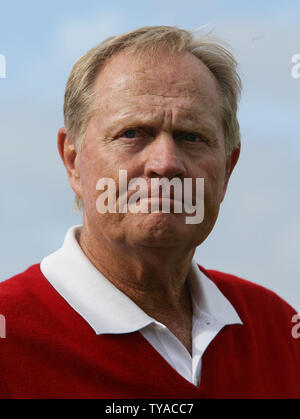 Jack Nicklaus, golfeur américain sur la 17e té dans son dernier British Open Championship sur le old course de St Andrews le vendredi 15 juillet 2005. (Photo d'UPI/Hugo Philpott) Banque D'Images