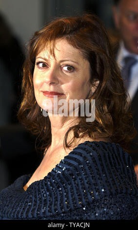L'actrice américaine Susan Sarandon arrive pour l'ouverture de son nouveau film "Elizabethtown" au Festival du Film de Londres 2005 à Londres le 20 octobre 2005. (Photo d'UPI/Hugo Philpott) Banque D'Images