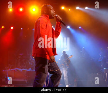 Chanteur Wyclef Jean des Fugees effectue à Carling Hammersmith Apollo à Londres le 15 décembre 2005.(Photo UPI/Rune Hellestad) Banque D'Images