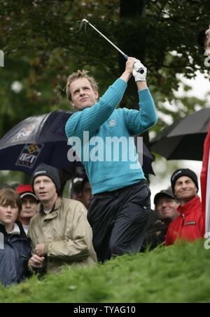 Luke Donald de Team Europe joue un shot de la dure pendant l'après-midi à la ronde pratique K Club à Straffan le 20 septembre 2006. (Photo d'UPI/Hugo Philpott) Banque D'Images