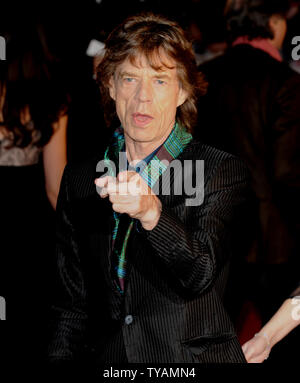 Le chanteur britannique Mick Jagger de rock The Rolling Stones assiste à la première de 'Shine A Light' à Odéon, Leicester Square à Londres le 2 avril 2008. (Photo d'UPI/Rune Hellestad) Banque D'Images