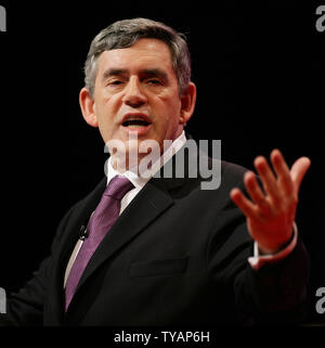 Le Premier ministre britannique Gordon Brown livre le discours du leader lors de la conférence du parti travailliste à Manchester, Angleterre le 23 septembre 2008. (Photo d'UPI/Hugo Philpott) Banque D'Images