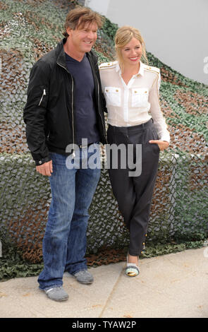 L'acteur américain Dennis Quaid et l'actrice britannique Sienna Miller assister à un photocall pour 'G.I. Joe : The Rise of Cobra' à HMS Belfast, South Bank à Londres le 22 juillet 2009. (Photo d'UPI/Rune Hellestad) Banque D'Images