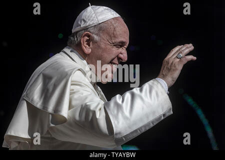 Cité du Vatican, Vatican. 26 Juin, 2019. Pape Francis dirige l'audience générale hebdomadaire sur la Place Saint Pierre. Credit : Giuseppe Ciccia/Alamy Live News Banque D'Images