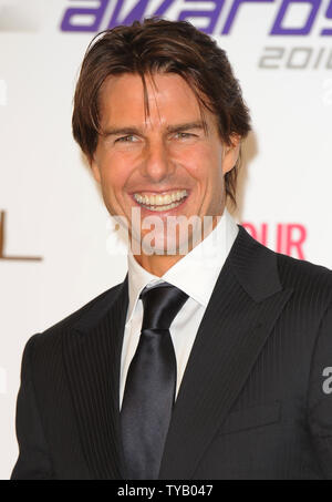 L'acteur américain Tom Cruise va à la salle de presse à 'La National Film Awards' au Royal Festival Hall de Londres le 26 mai 2010. Rune Hellestad/UPI Banque D'Images