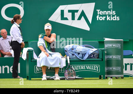 Angelique Kerber (Ger) entre les jeux à la Nature Valley International tennis dans le Devonshire Park. 25 juin. Eastbourne, Angleterre, Banque D'Images