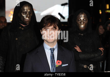 L'acteur britannique Daniel Radcliffe assiste à la première mondiale de "Harry Potter et les Reliques' à Odéon et Empire, Leicester Square à Londres le 11 novembre 2010. Rune Hellestad/UPI Banque D'Images