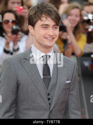 L'acteur britannique Daniel Radcliffe assiste à la première mondiale de "Harry Potter and the Deathly Hallows Part 2' à Londres le 7 juillet 2011. Rune Hellestad/UPI Banque D'Images