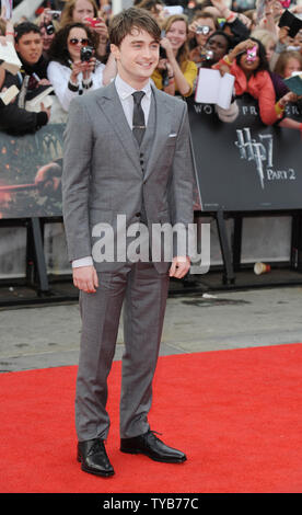 L'acteur britannique Daniel Radcliffe assiste à la première mondiale de "Harry Potter and the Deathly Hallows Part 2' à Londres le 7 juillet 2011. Rune Hellestad/UPI Banque D'Images